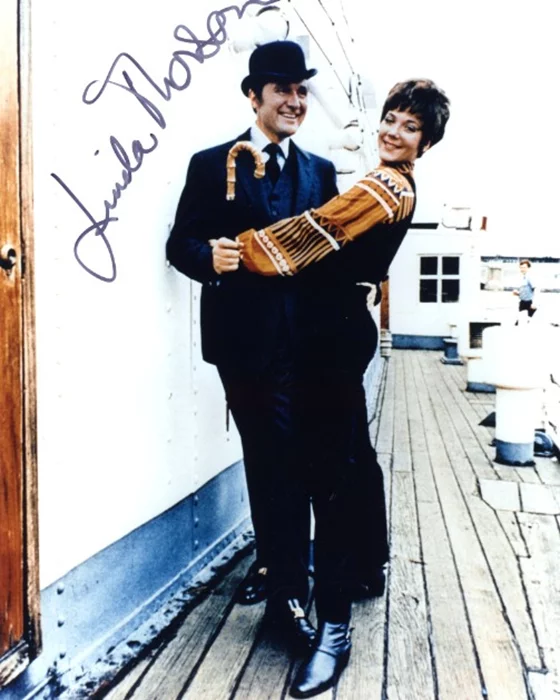 Linda Thorson autograph