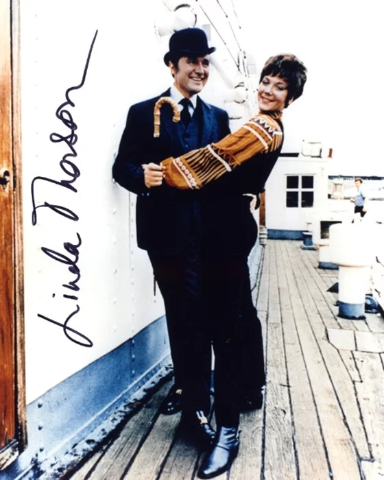 Linda Thorson autograph