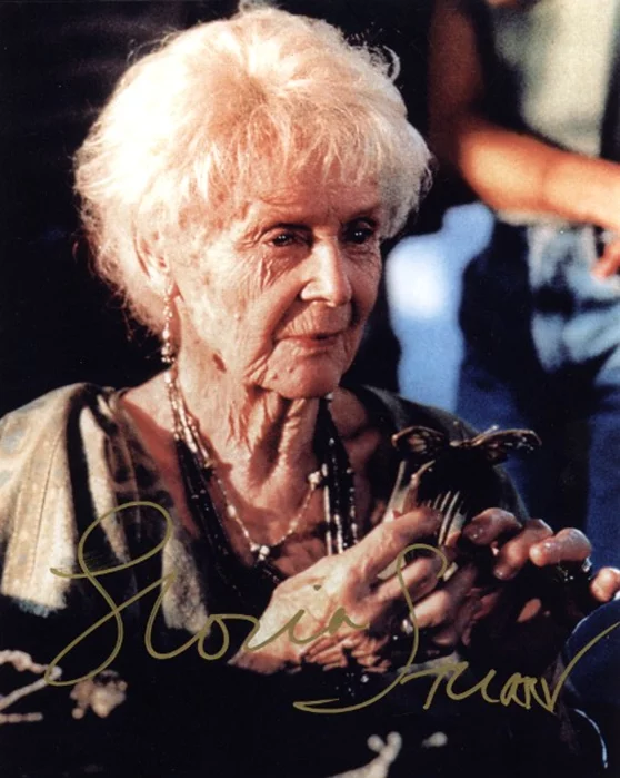 Gloria Stuart autograph