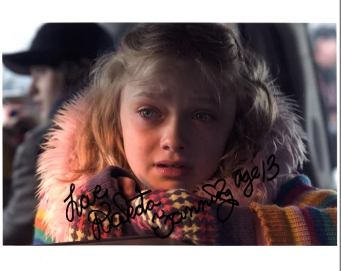 Dakota Fanning autograph