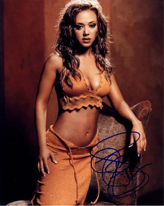 Leah Remini autograph