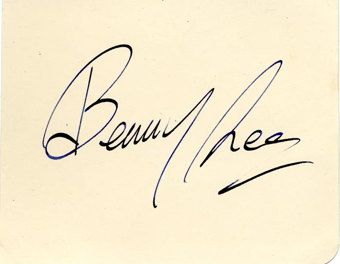 Bernard Lee autograph