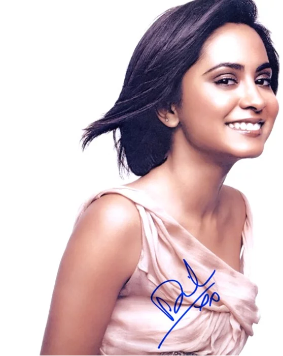 Parminder Nagra autograph