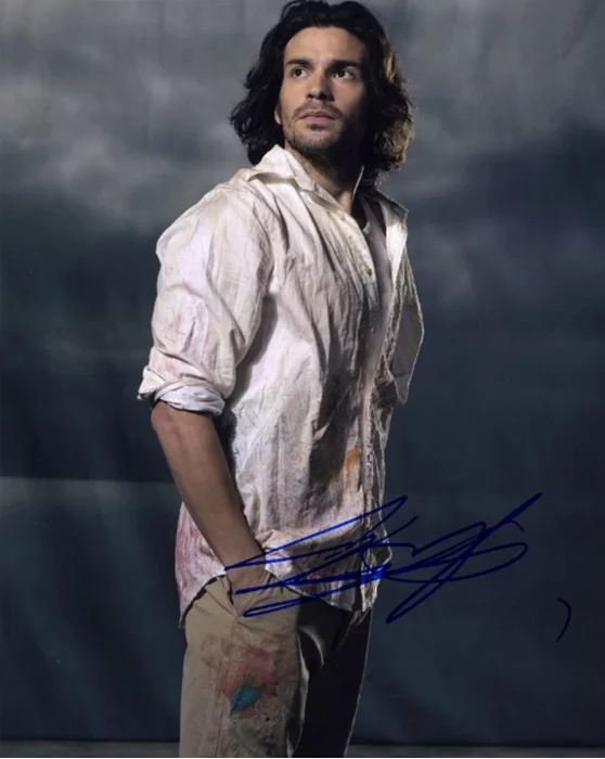 Santiago Cabrera autograph