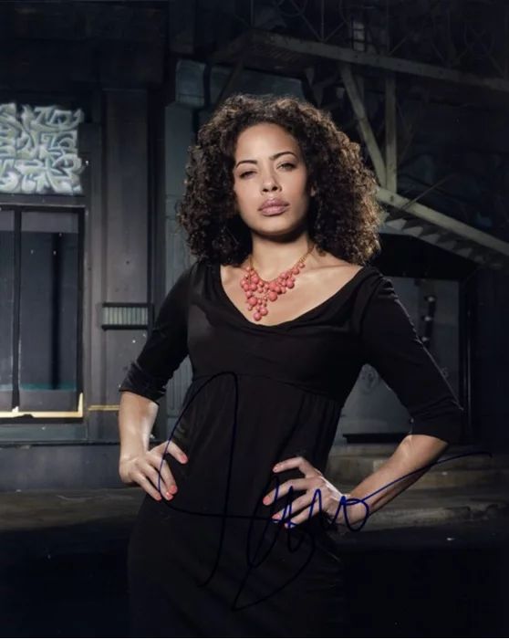 Tawny Cypress autograph