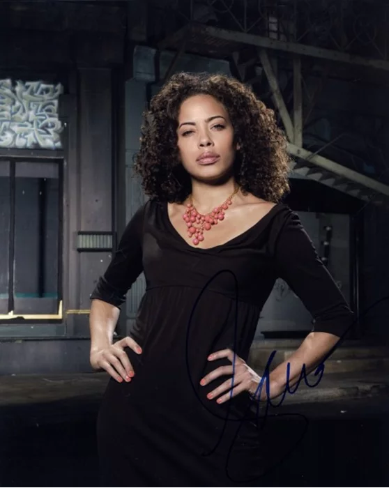 Tawny Cypress autograph