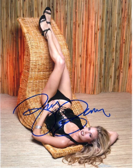 Brooke Burns autograph