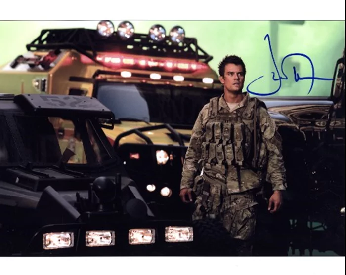 Josh Duhamel autograph