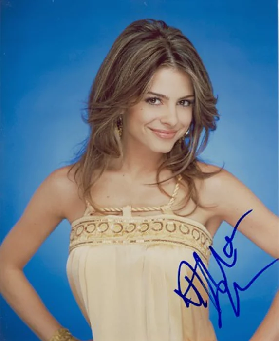 Maria Menounos autograph