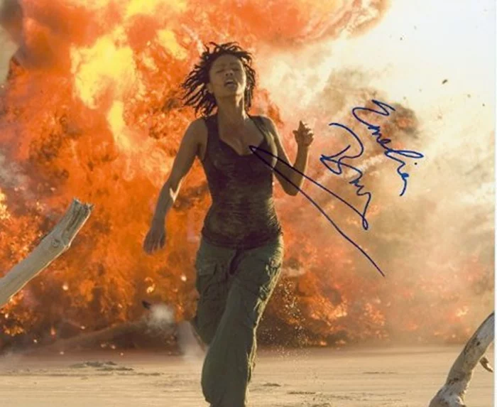 Emelia Burns autograph