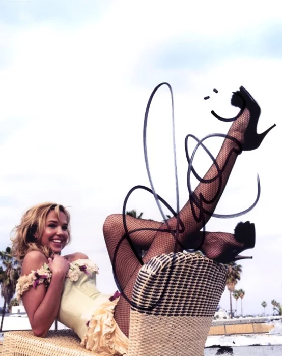 Arielle Kebbel autograph