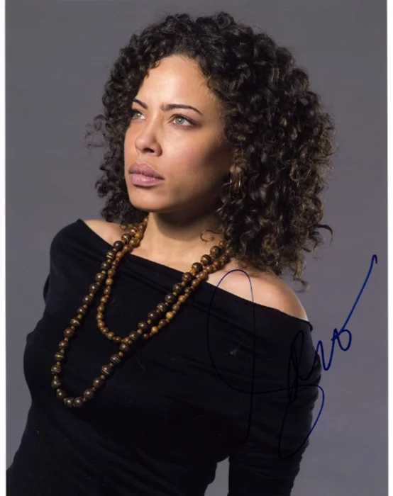 Tawny Cypress autograph