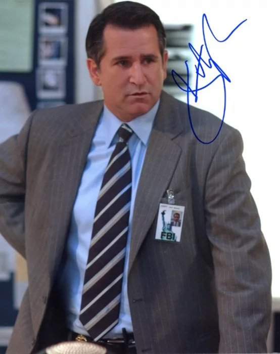 Anthony LaPaglia autograph