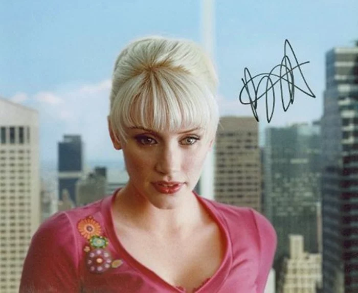 Bryce Dallas Howard autograph