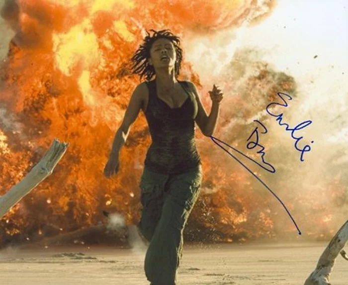 Emelia Burns autograph