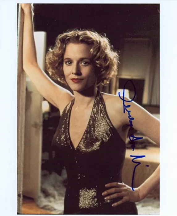 Penelope Ann Miller autograph