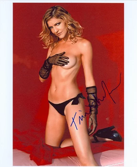 Tricia Helfer autograph