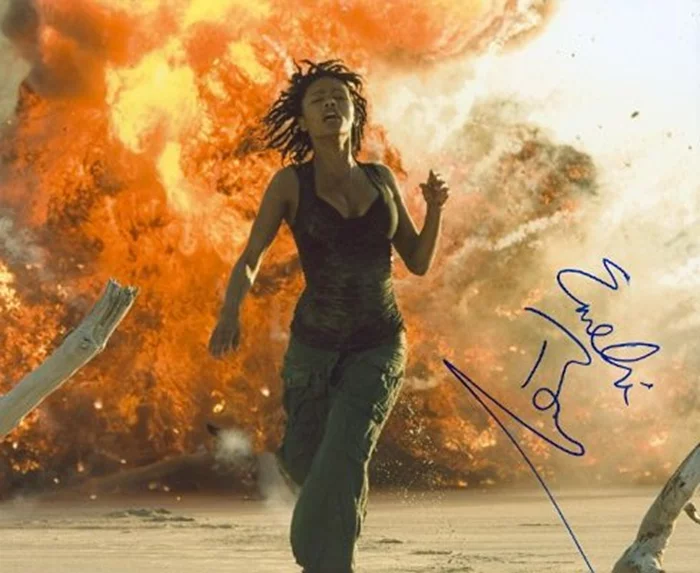 Emelia Burns autograph
