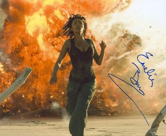 Emelia Burns autograph