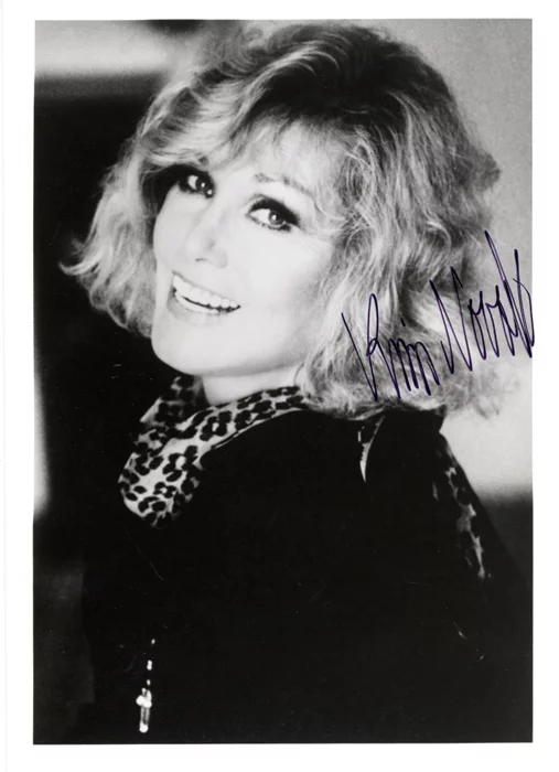 Kim Novak autograph