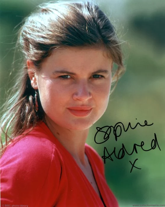 Sophie Aldred autograph