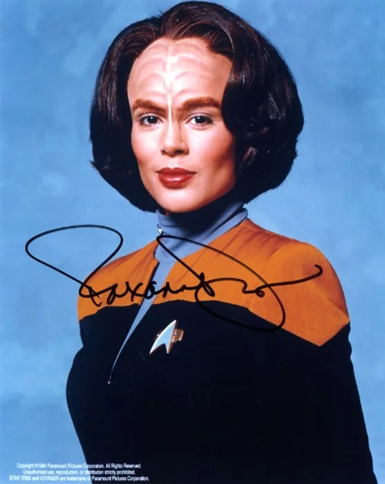 Roxann Dawson autograph