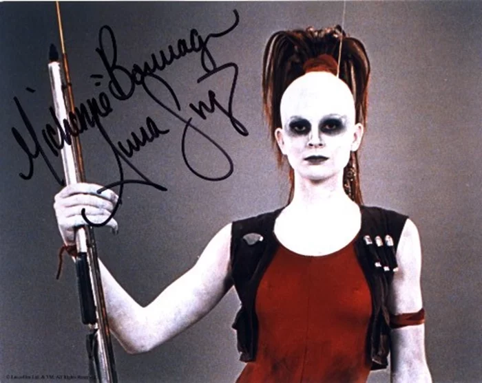 Michonne Bourriague autograph