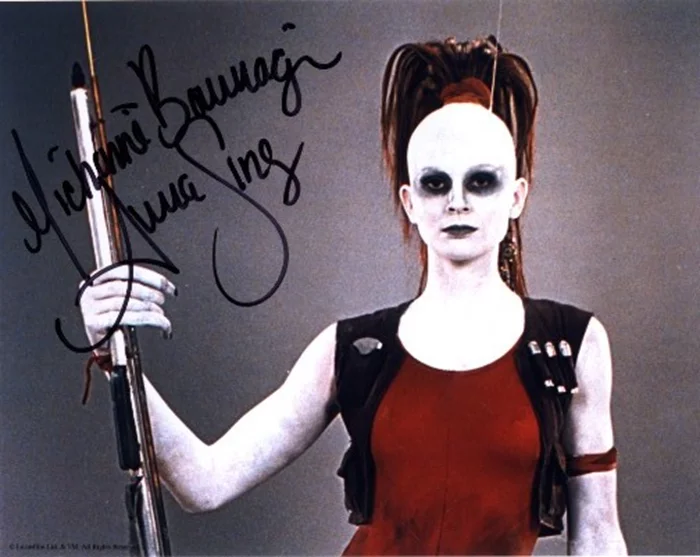 Michonne Bourriague autograph