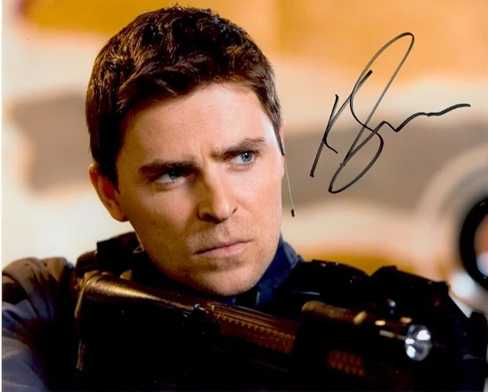 Kavan Smith autograph