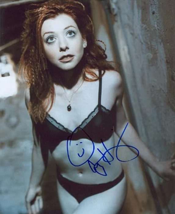 Alyson Hannigan autograph