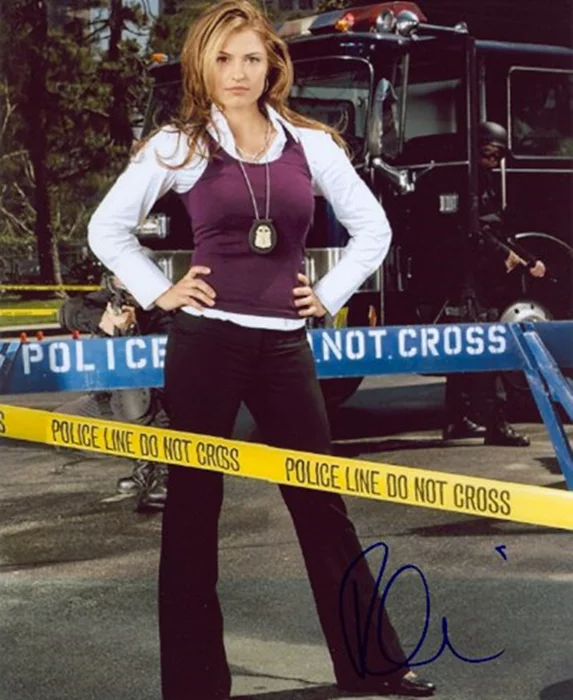 Raquel Alessi autograph