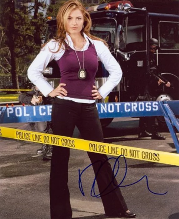 Raquel Alessi autograph