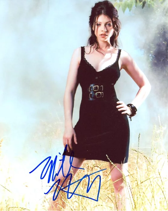 Michelle Trachtenberg autograph