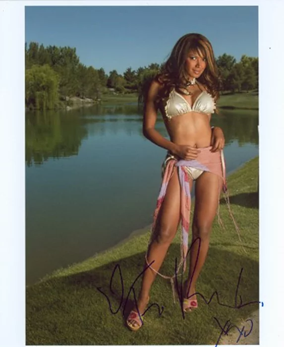 Traci Bingham autograph