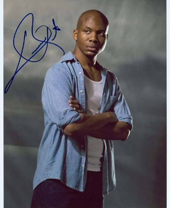 Leonard Roberts autograph