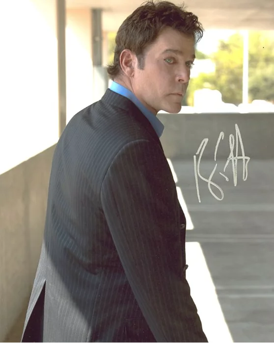 Ray Liotta autograph