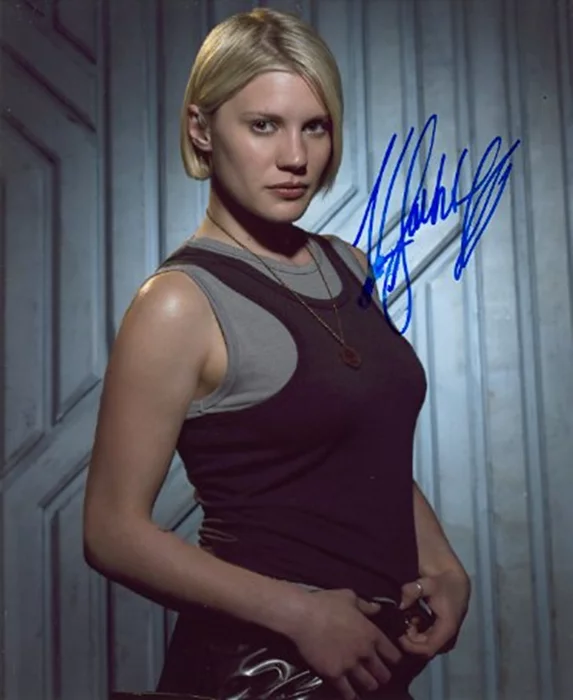 Katee Sackhoff autograph