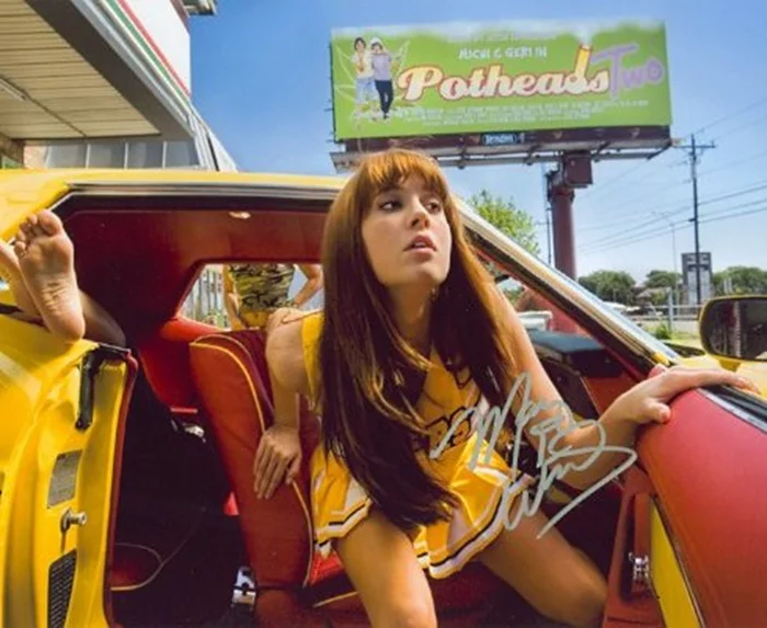 Mary Elizabeth Winstead autograph