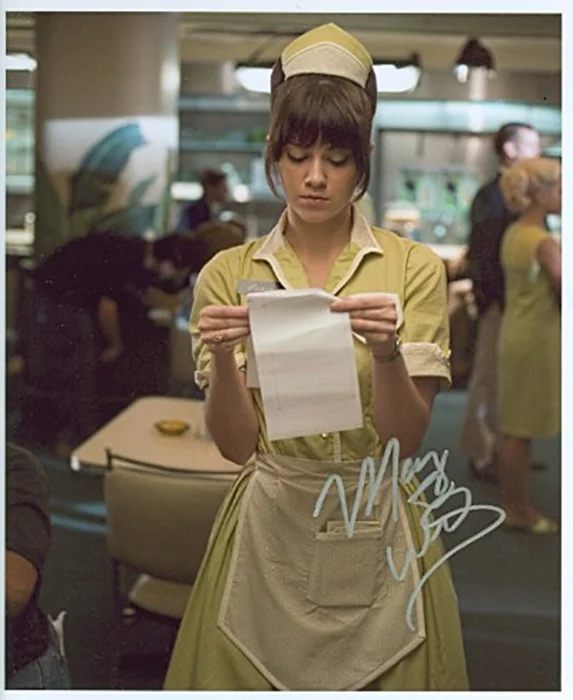 Mary Elizabeth Winstead autograph