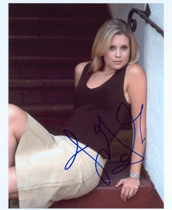 Joanna Garcia autograph