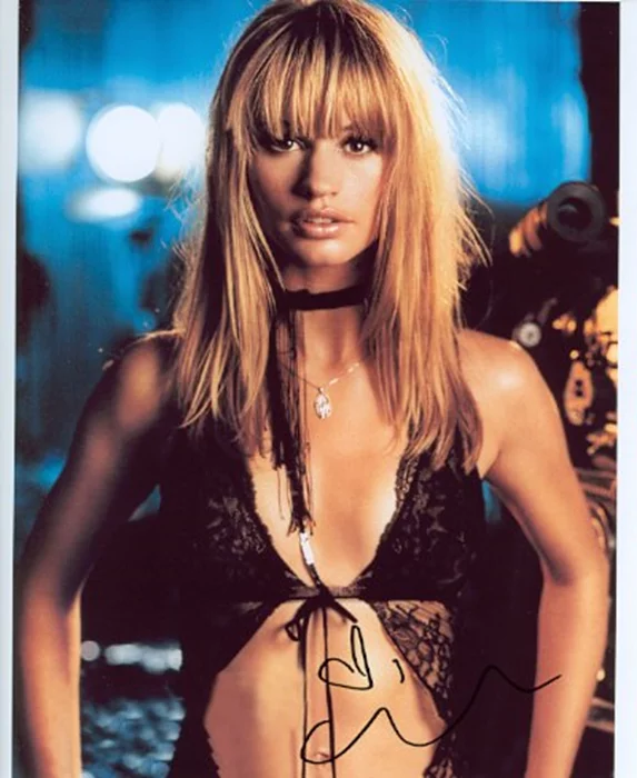Cameron Richardson autograph