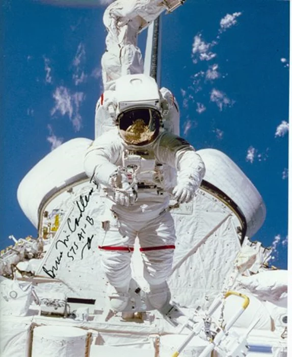 Bruce McCandless autograph