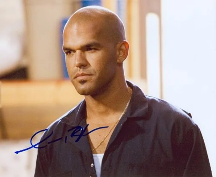 Amaury Nolasco autograph