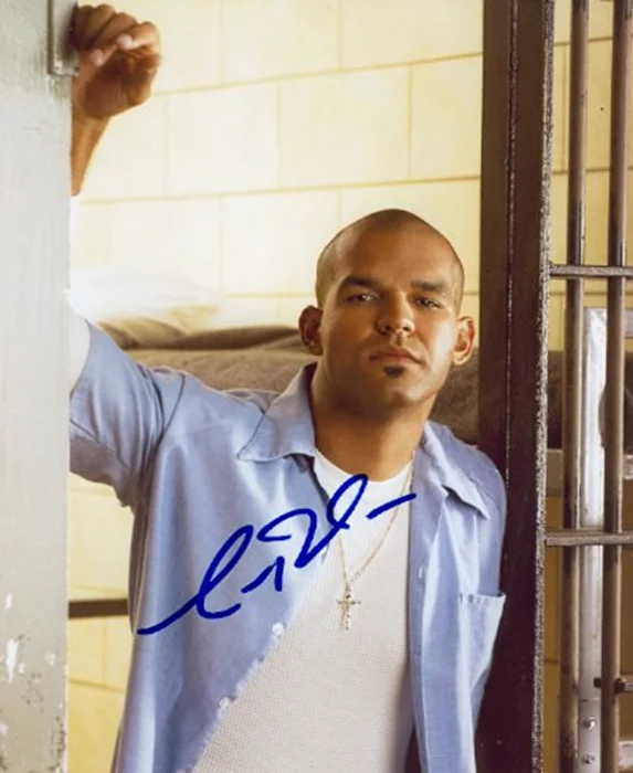 Amaury Nolasco autograph