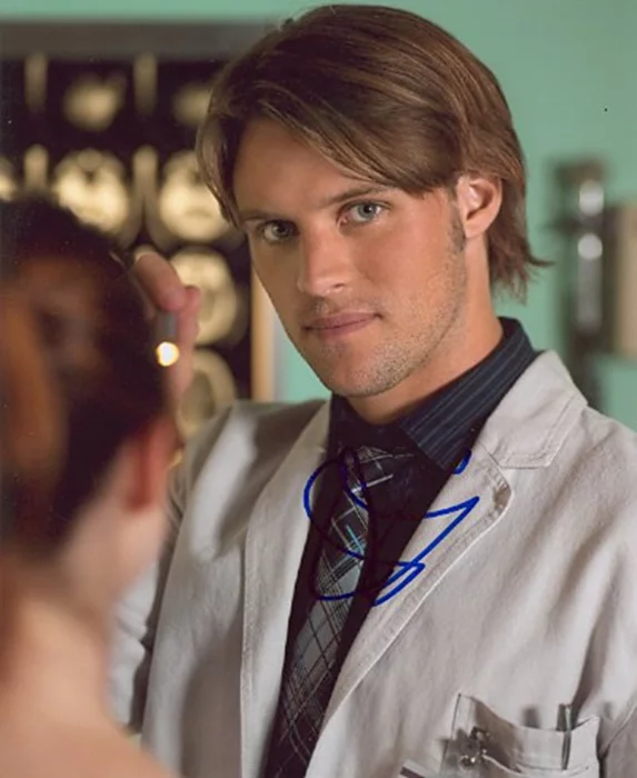 Jesse Spencer autograph