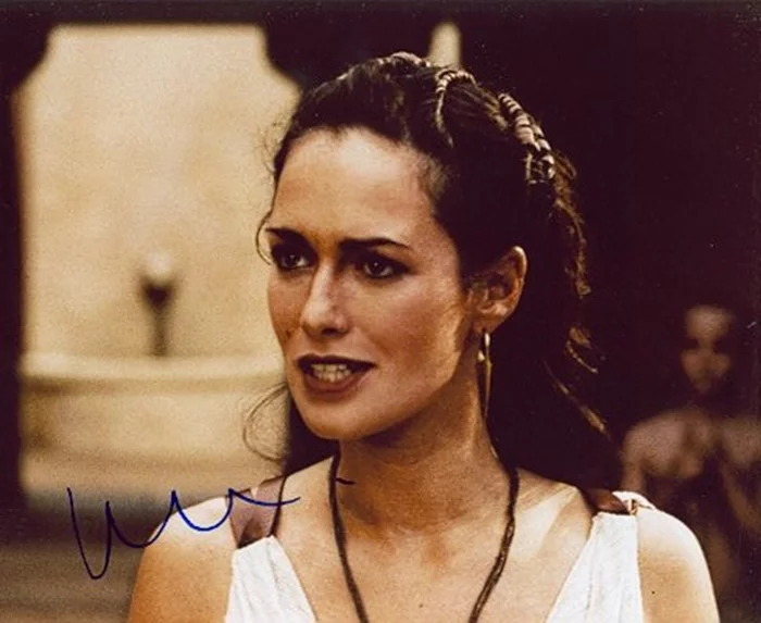 Lena Headey autograph