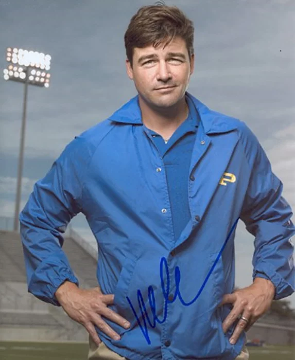 Kyle Chandler autograph