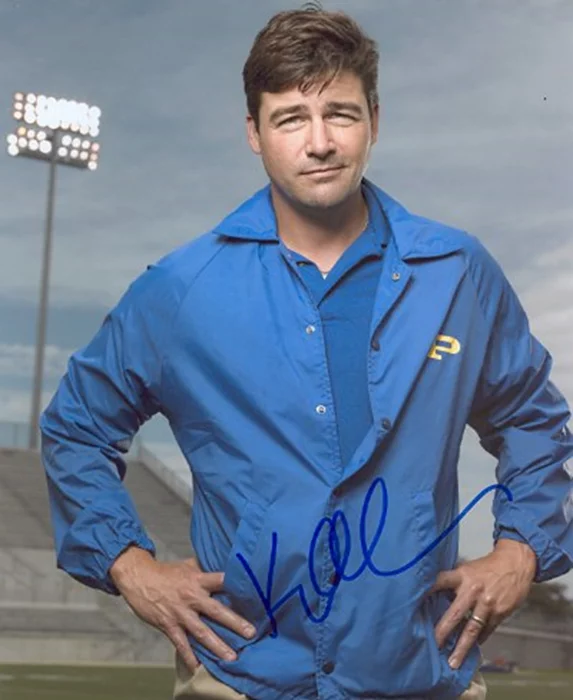 Kyle Chandler autograph