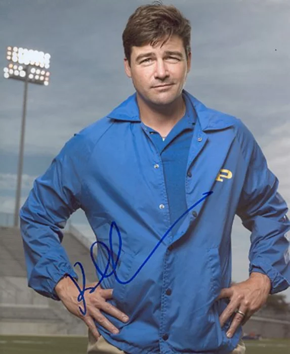 Kyle Chandler autograph