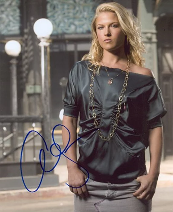 Ali Larter autograph